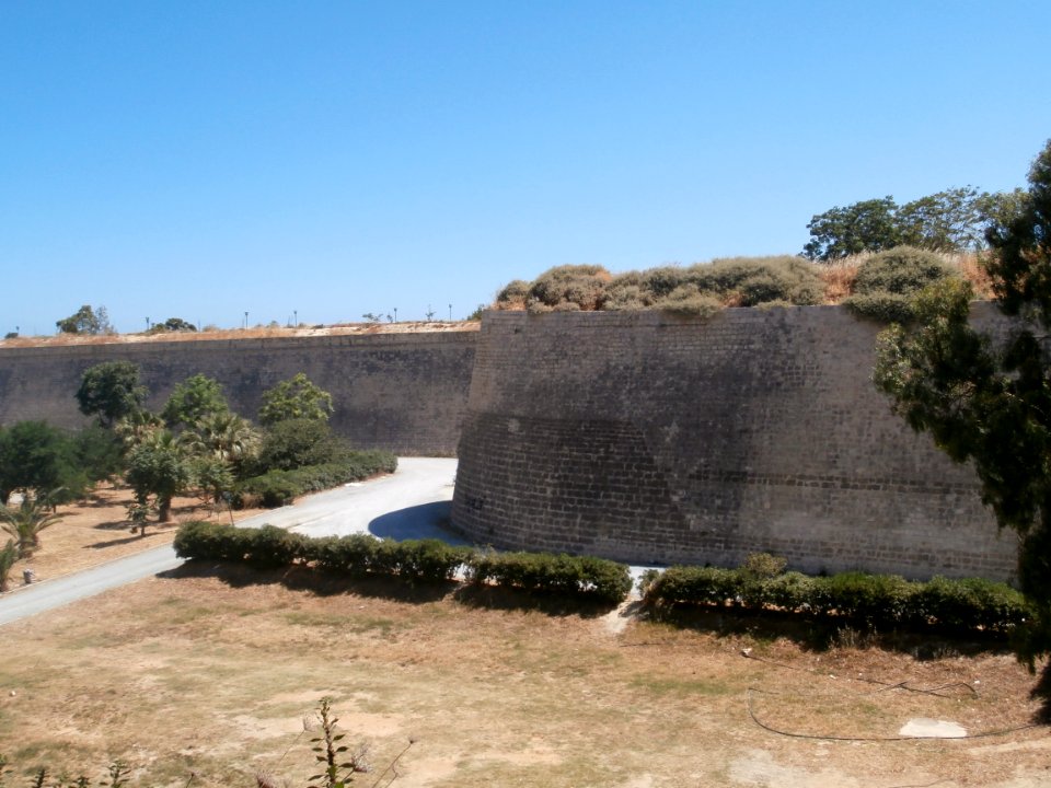 5313043walls_of_Herakleion