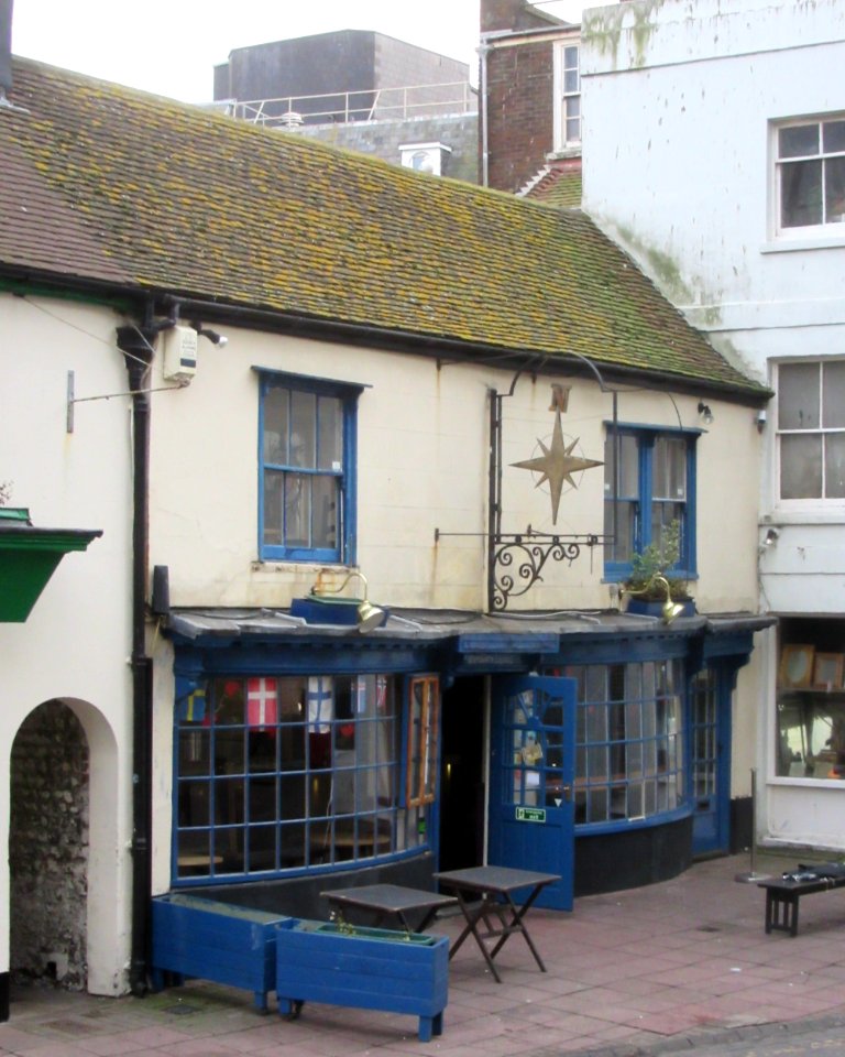 6_Little_East_Street,_The_Lanes,_Brighton_(NHLE_Code_1381674)_(December_2016)