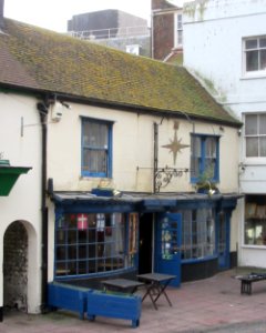 6_Little_East_Street,_The_Lanes,_Brighton_(NHLE_Code_1381674)_(December_2016)