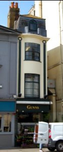6_Castle_Square,_Brighton_(NHLE_Code_1380054)_(May_2018)
