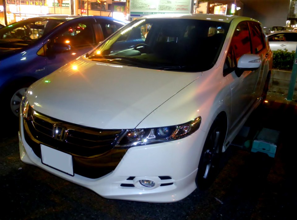 4th_generation_Honda_ODYSSEY_at_night_front