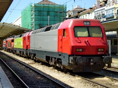 5617-4,_Португалия,_станция_Лиссабон-Санта-Аполония_(Trainpix_94837) photo