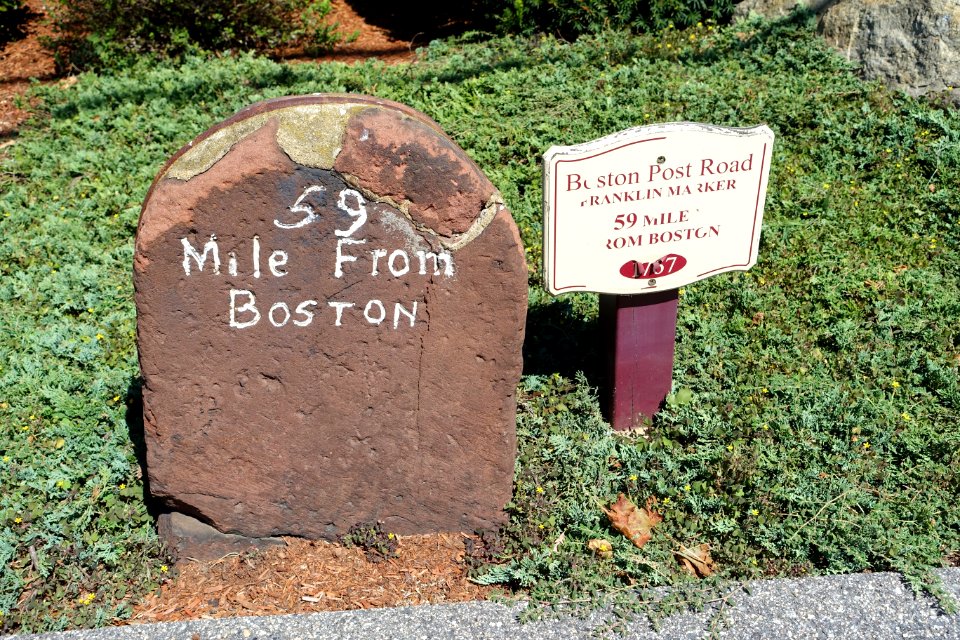 59_Mile_from_Boston_-_Spencer,_Massachusetts_-_DSC02307