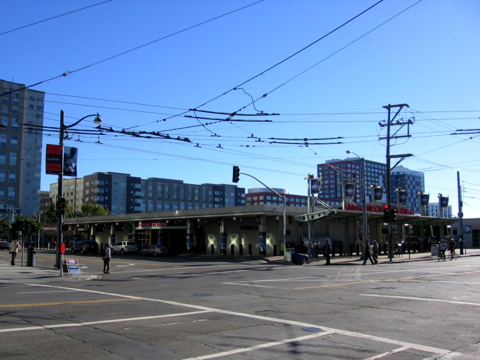 4th_and_King_Station_2994_01