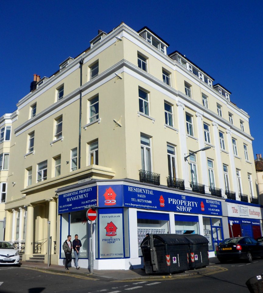 50_St_James's_Street,_Brighton_(March_2014)
