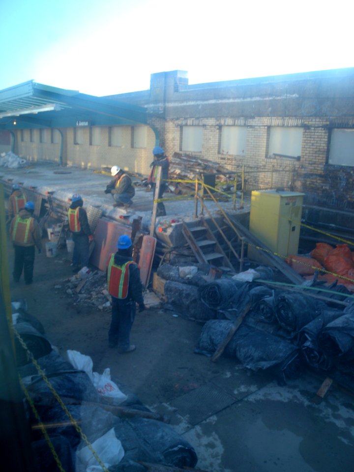 4th_Avenue_EB_platform_demolition_jeh