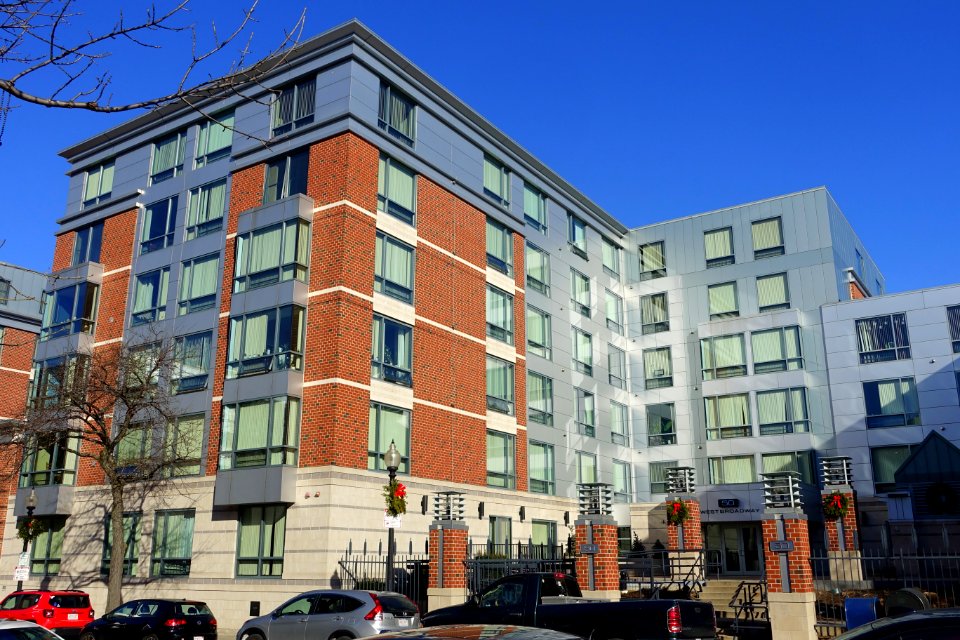50_West_Broadway_-_South_Boston,_Massachusetts_-_DSC08845