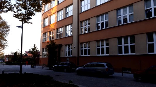 20191014_072632_University_of_Lodz_Ulica_Lindleya_2019