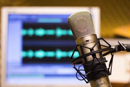 Background sound recording microphone