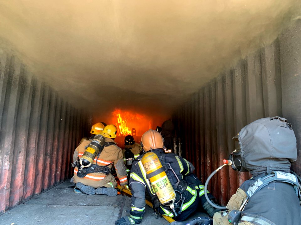 20191210Compartment_Fire_Behavior_Training_and_Tactical_Ventilation_Instructor_International_Course_IMG_8370