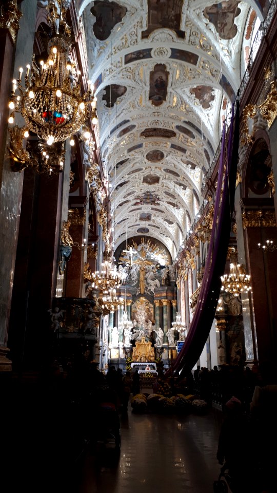 20191101_130110_Interior_of_the_Jasna_Góra_Basilica