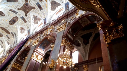 20191101_130115_Interior_of_the_Jasna_Góra_Basilica