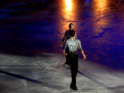 2020-02-26_-_Moscow_VTB_Arena_Ice_Show_-_Alexandra_Razvozzhaeva,_Pavel_Astakhov_-_Photo_09