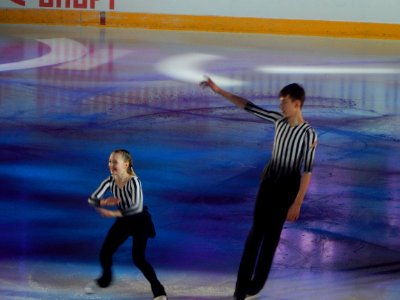 2020-02-26_-_Moscow_VTB_Arena_Ice_Show_-_Alexandra_Razvozzhaeva,_Pavel_Astakhov_-_Photo_12