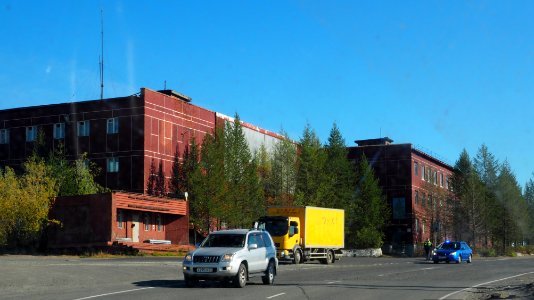 2020-08-22_12-00-49_ShiftN_crop_Дудинка_офисные_здания