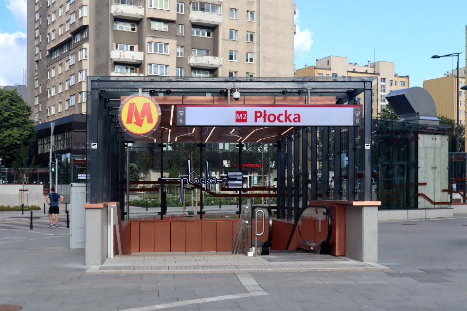 2020_Warszawa_Metro_Płocka,_3