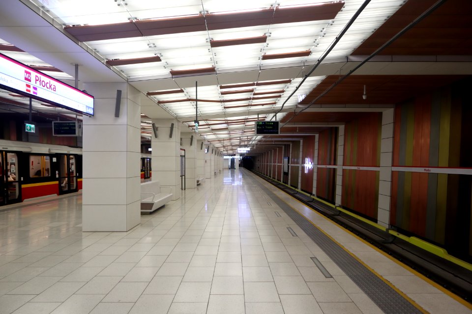 2020_Warszawa_Metro_Płocka,_1