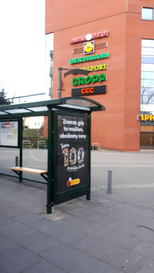 20200327_165149_bus_stop_Lodz_galeria