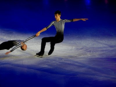 2020-02-26_-_Moscow_VTB_Arena_Ice_Show_-_Alexandra_Razvozzhaeva,_Pavel_Astakhov_-_Photo_04
