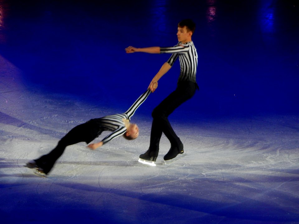 2020-02-26_-_Moscow_VTB_Arena_Ice_Show_-_Alexandra_Razvozzhaeva,_Pavel_Astakhov_-_Photo_07