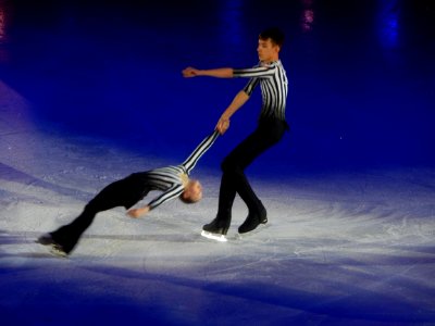 2020-02-26_-_Moscow_VTB_Arena_Ice_Show_-_Alexandra_Razvozzhaeva,_Pavel_Astakhov_-_Photo_07