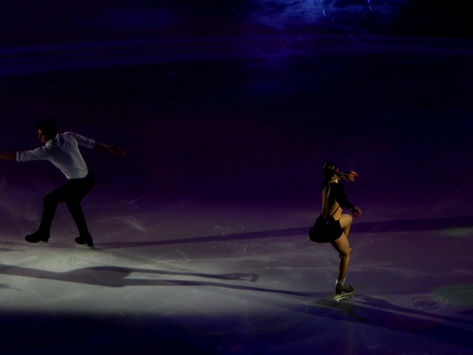 2020-02-26_-_Moscow_VTB_Arena_Ice_Show_-_Karina_Akopova,_Maxim_Shagalov_-_Photo_04