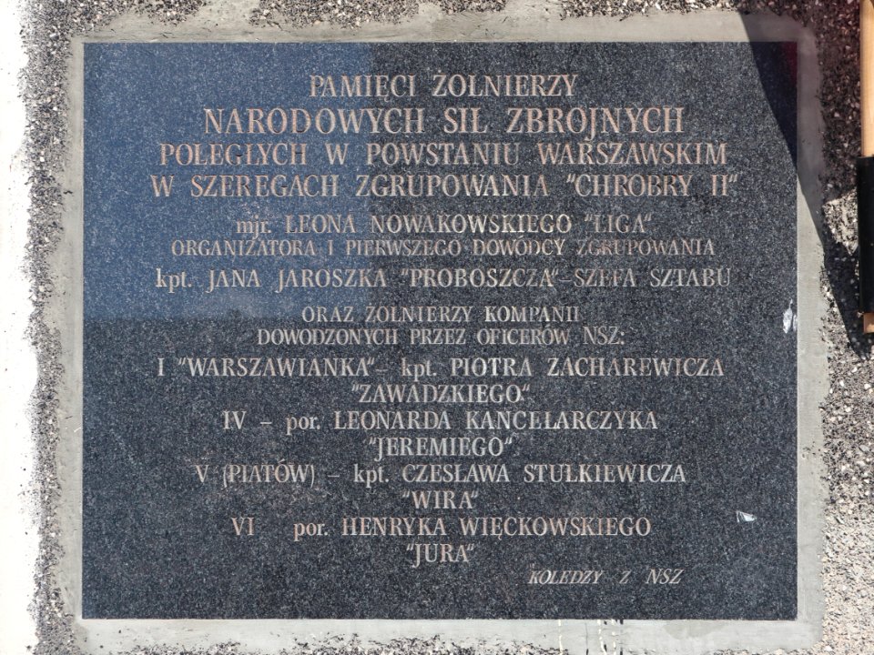 2020_Warszawa_Twarda_64,_tablica_pamiątkowa