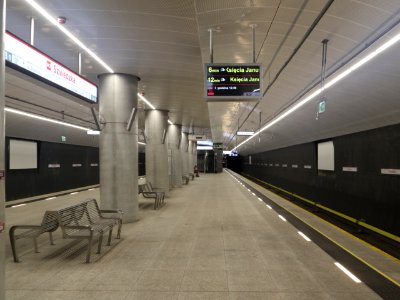 2020_Warszawa_metro_Szwedzka,_1 photo