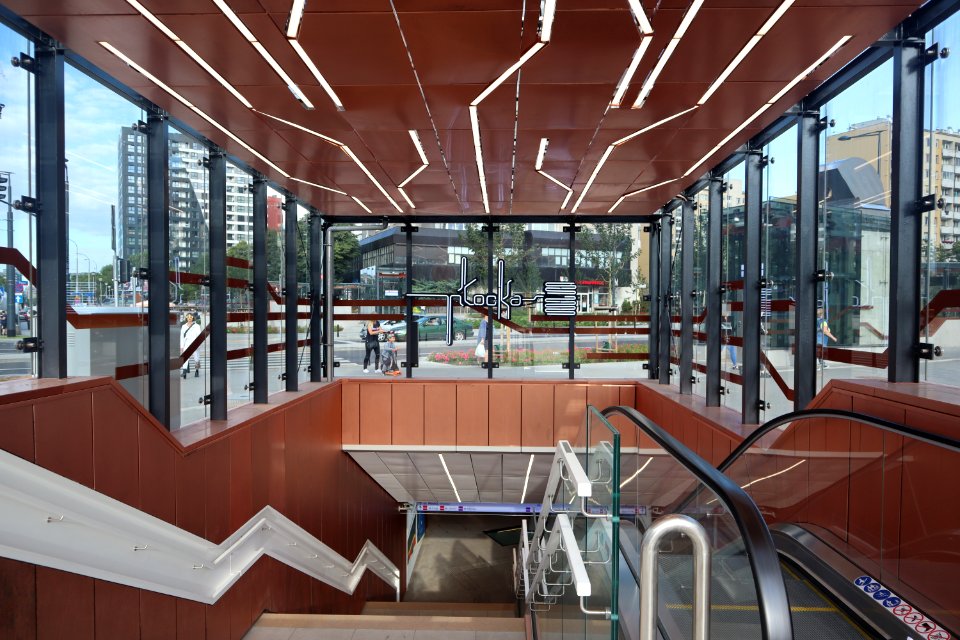 2020_Warszawa_Metro_Płocka,_4