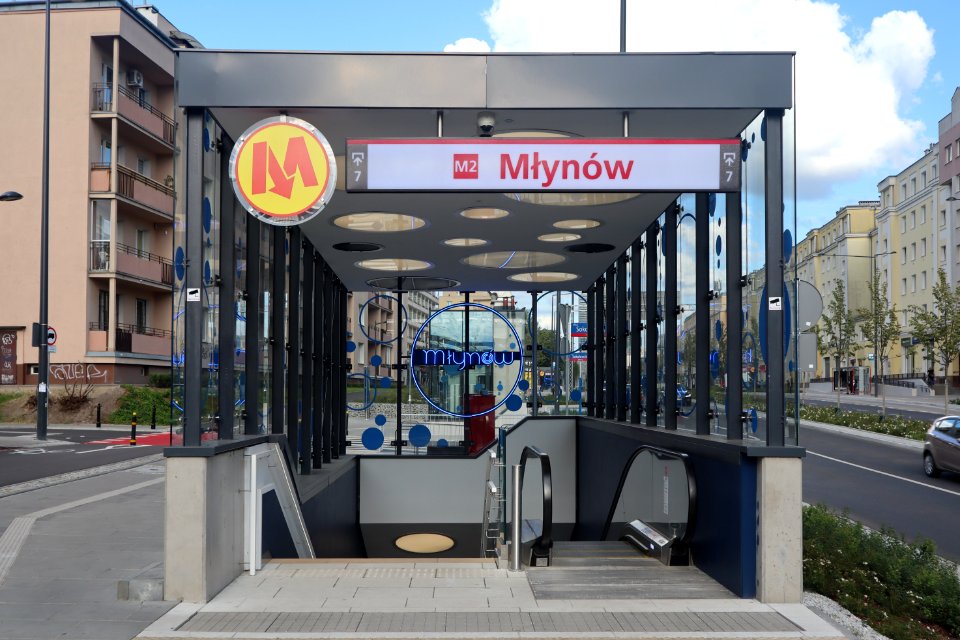 2020_Warszawa_Metro_Młynów,_6