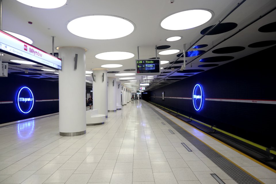 2020_Warszawa_Metro_Młynów,_1