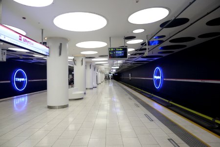 2020_Warszawa_Metro_Młynów,_1 photo