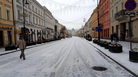 20190106_103049_View_on_snowy_Nowy_Swiat_street,_Warsaw._January_2019