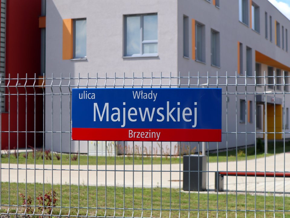 2020_Warszawa_Włady_Majewskiej,_tabliczka