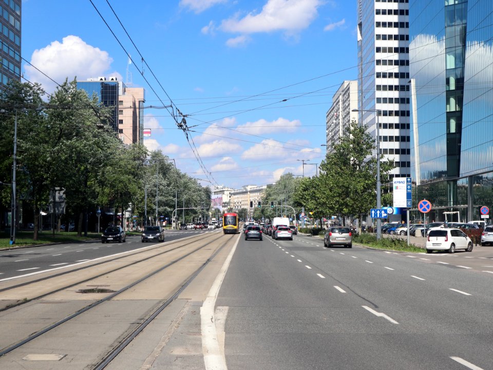 2020_Warszawa_Aleja_Jana_Pawła_II,_1