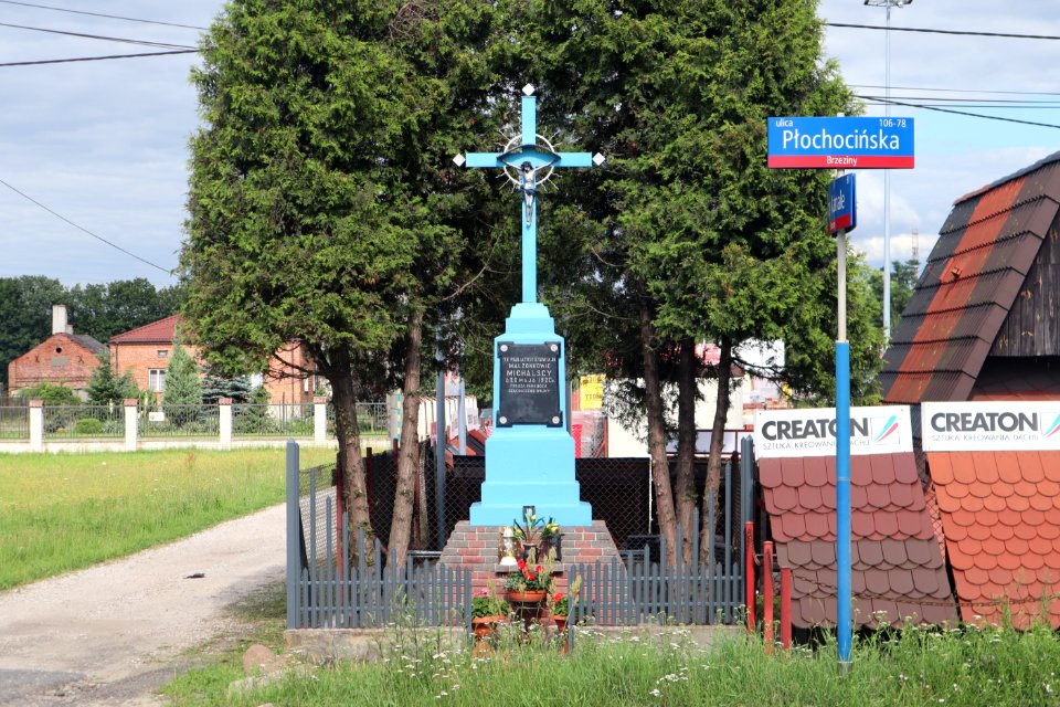 2020_Warszawa_Płochocińska-Przy_Kanale,_krzyż
