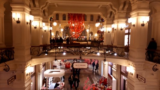 20190218_184305_Interiors_of_Moscow_GUM