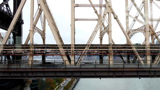 2019.11.05.144129_Queensboro_Bridge_Roosevelt_Island_Gondola_New_York_City