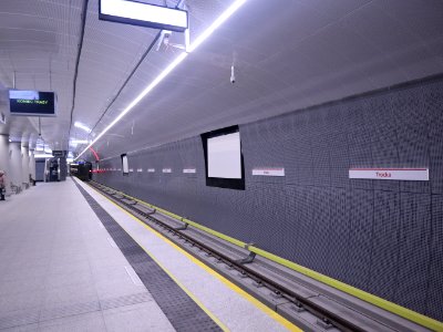 2019_Warszawa_metro_Trocka,_1 photo