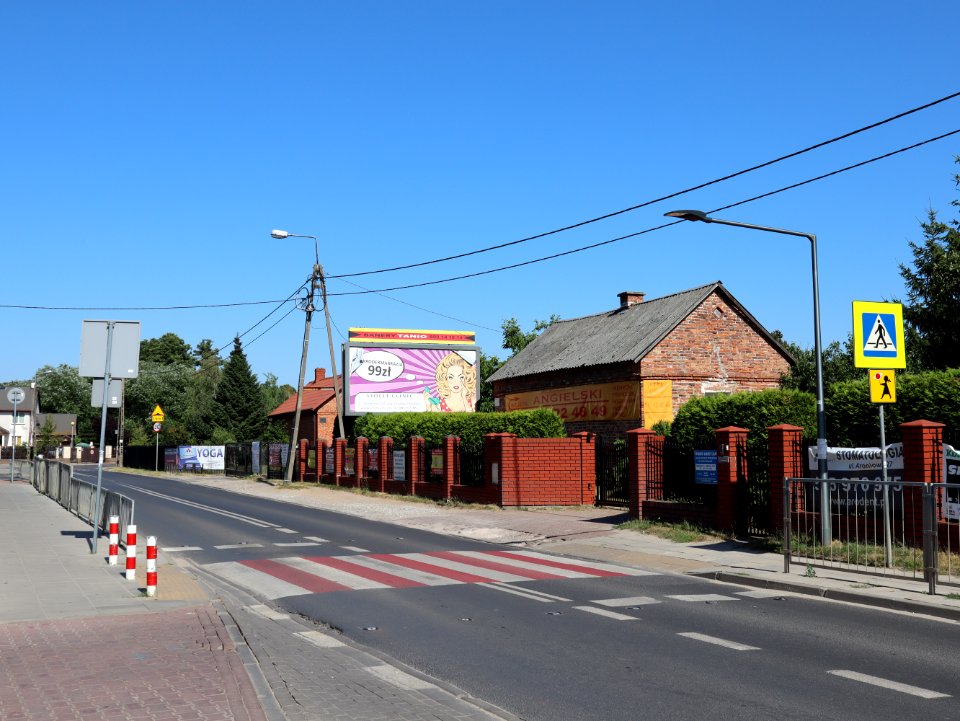 2019_Warszawa_Kobiałka,_przejście_dla_pieszych
