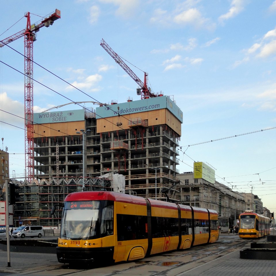 2019_Rondo_Dmowskiego_i_Widok_Towers,_1