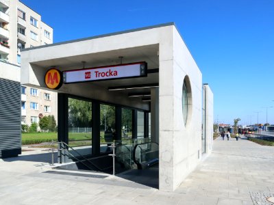 2019_Warszawa_metro_Trocka,_7