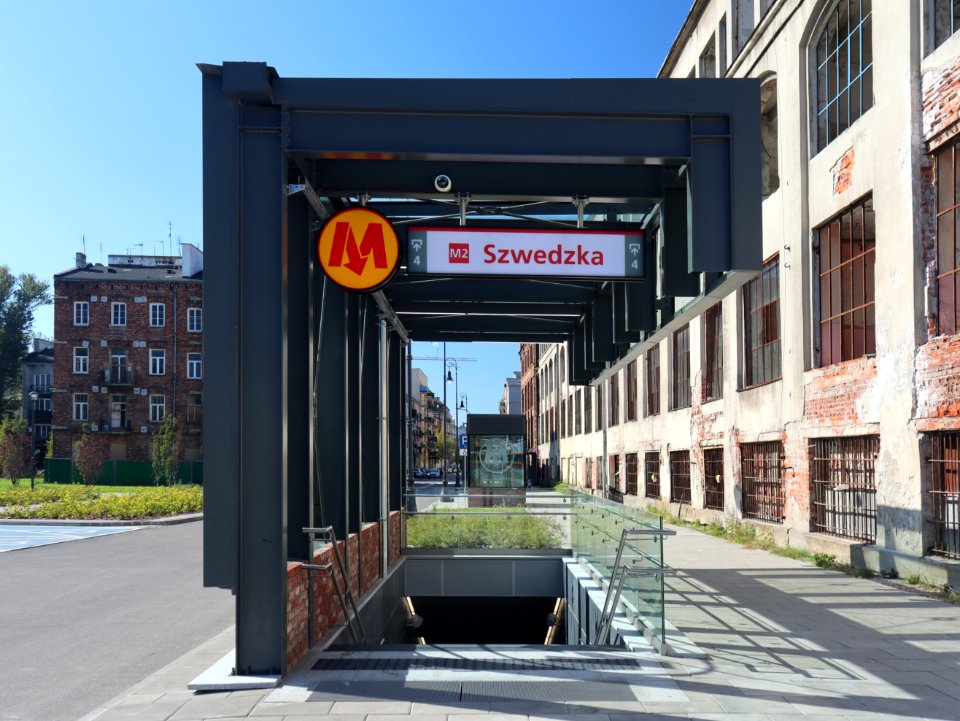 2019_Warszawa_metro_Szwedzka,_4