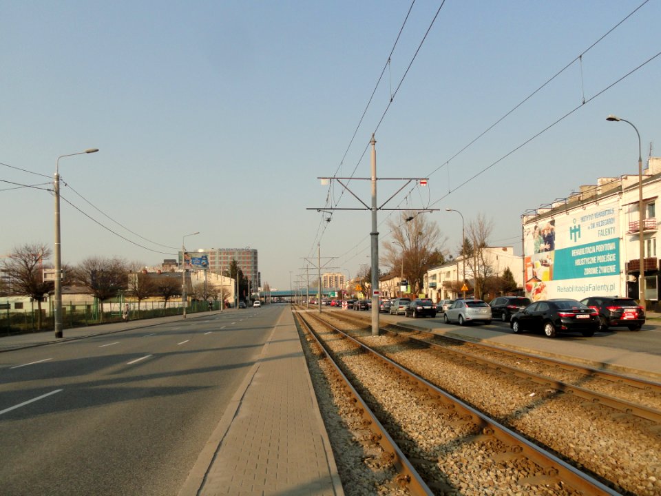 2019_Warszawa_aleja_Krakowska,_1