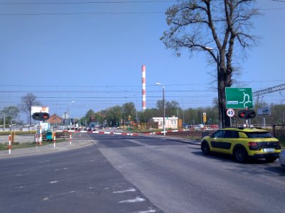 2019_Warszawa_Chełmżyńska,_przejazd_kolejowy