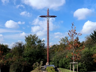 2019_Warszawa_krzyż_na_Przyczółku_Grochowskim