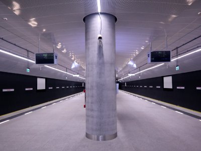 2019_Warszawa_metro_Szwedzka,_2 photo