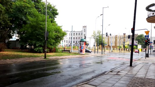 20190727_154427_Intersection_of_Sterlinga_and_Pomorska_streets_in_Lodz_July_2019