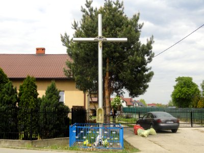2019_Warszawa_Lewandów,_krzyż