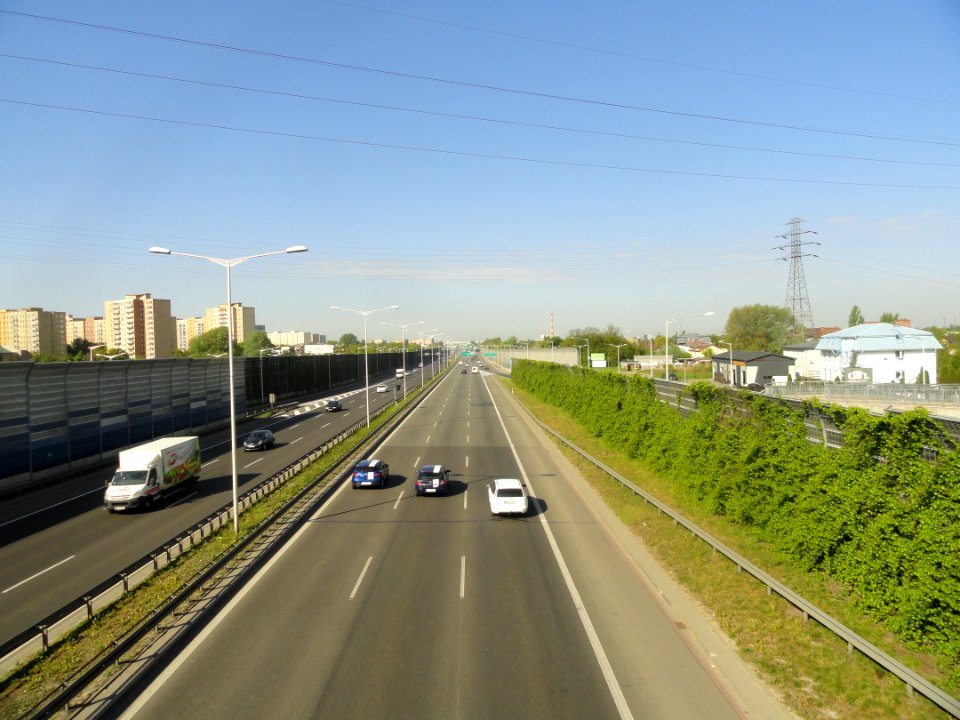 2019_Warszawa_aleja_Toruńska,_1